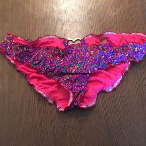 Victoria’s Secret bikini bottoms.